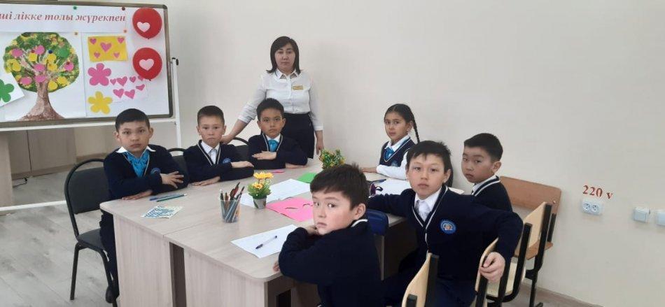 Өзін-өзі тану: "Махаббат пен шығармашылық педагогикасы" атты онкүндік аясында